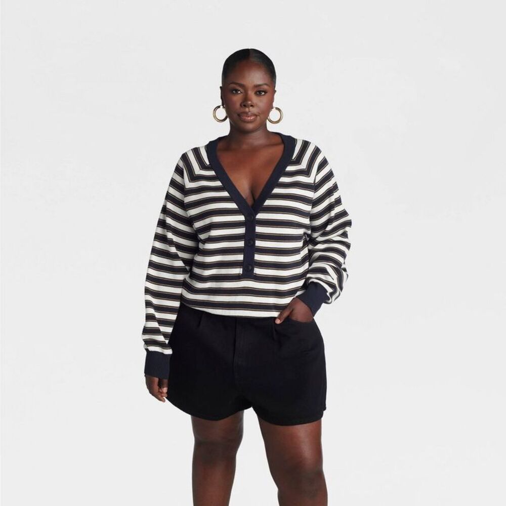KBB by KAHLANA Women's 'The Cropped Bubble Sweater' - Navy Blue/White Striped 1X